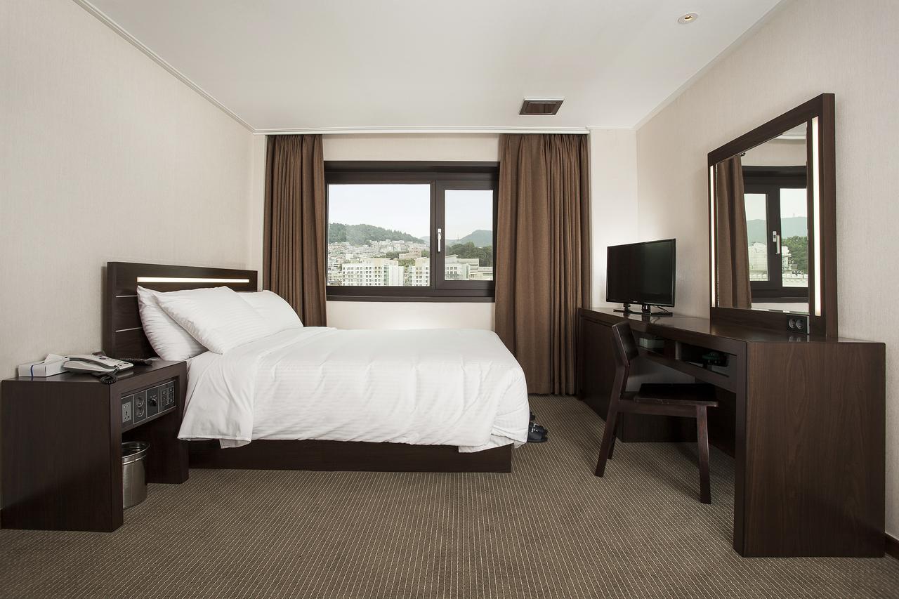 Busan Tourist Hotel Экстерьер фото