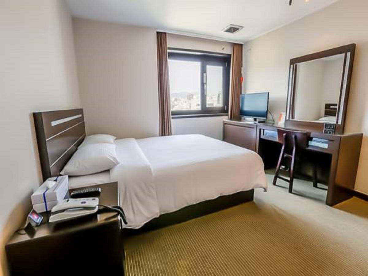 Busan Tourist Hotel Экстерьер фото