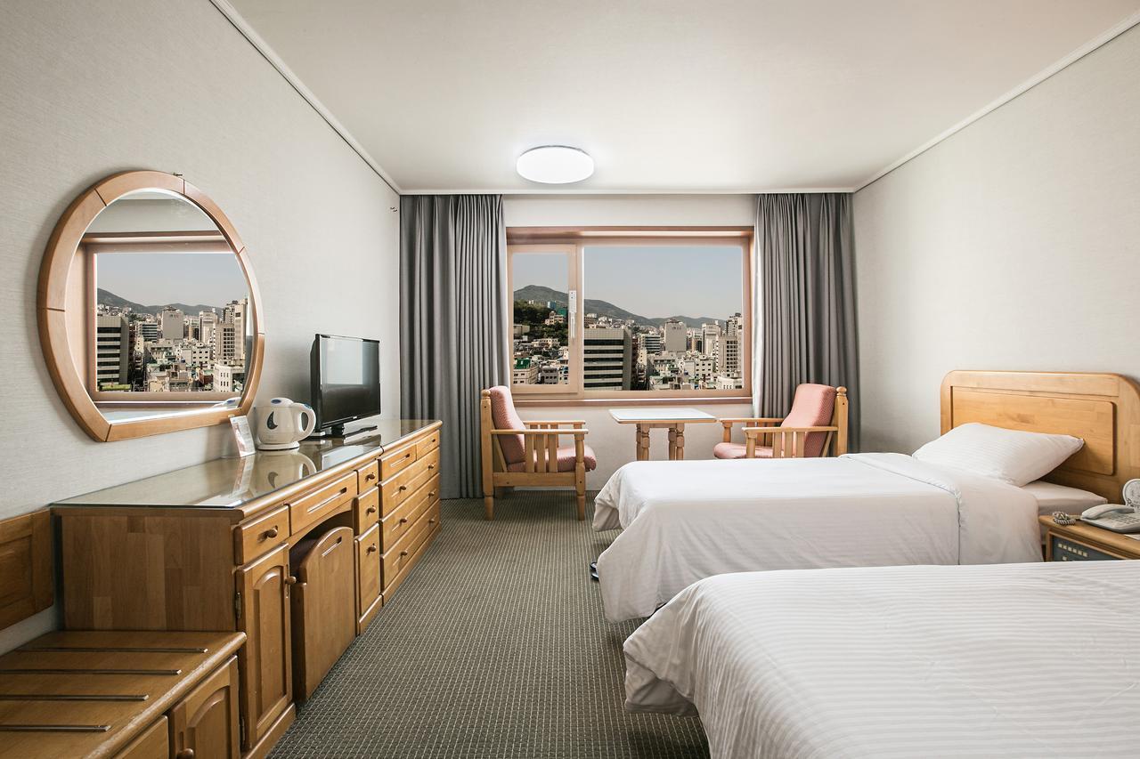 Busan Tourist Hotel Экстерьер фото